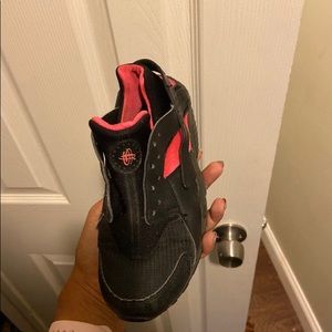 Huraches (pink and black)
